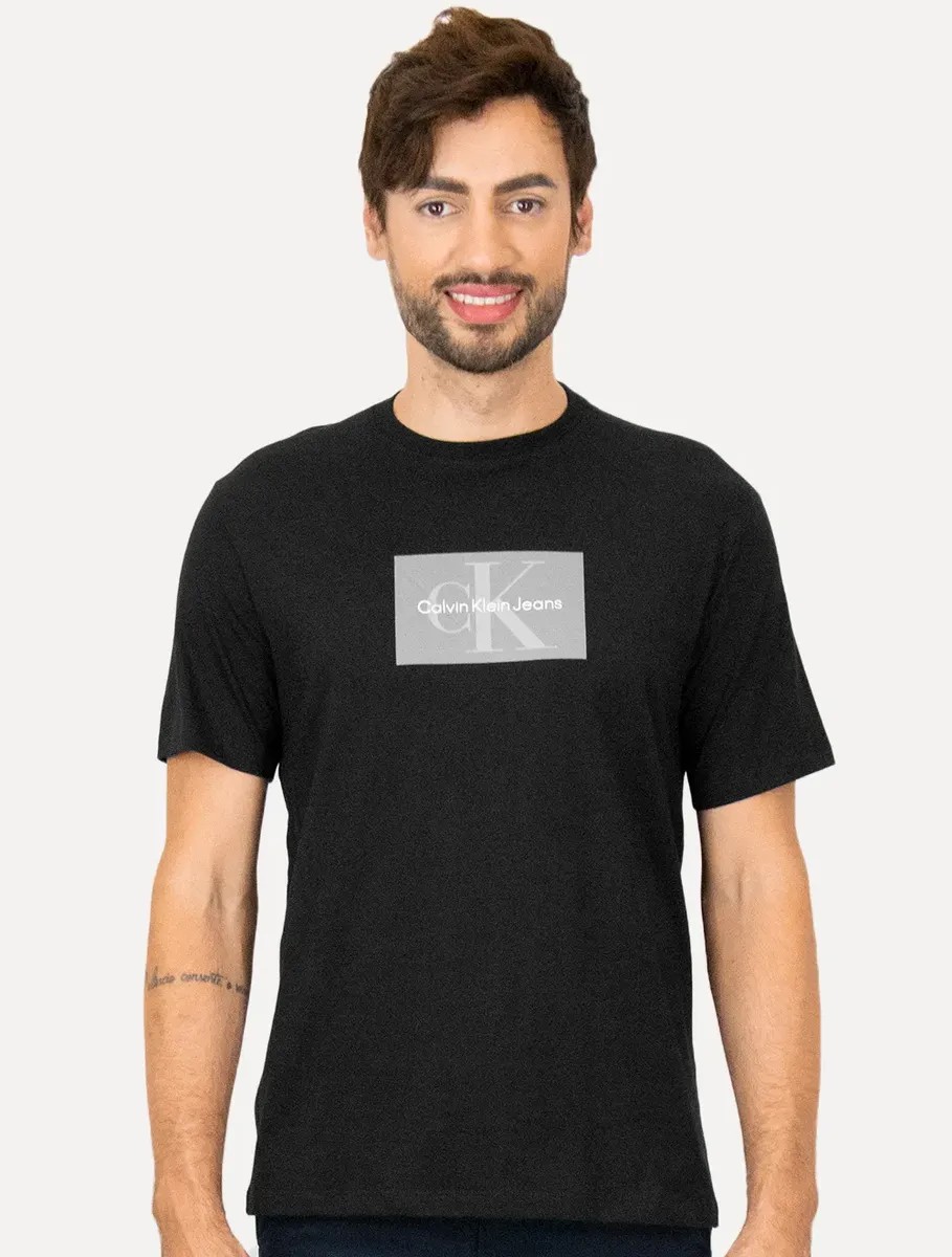 Camiseta Calvin Klein Jeans (TAM M)